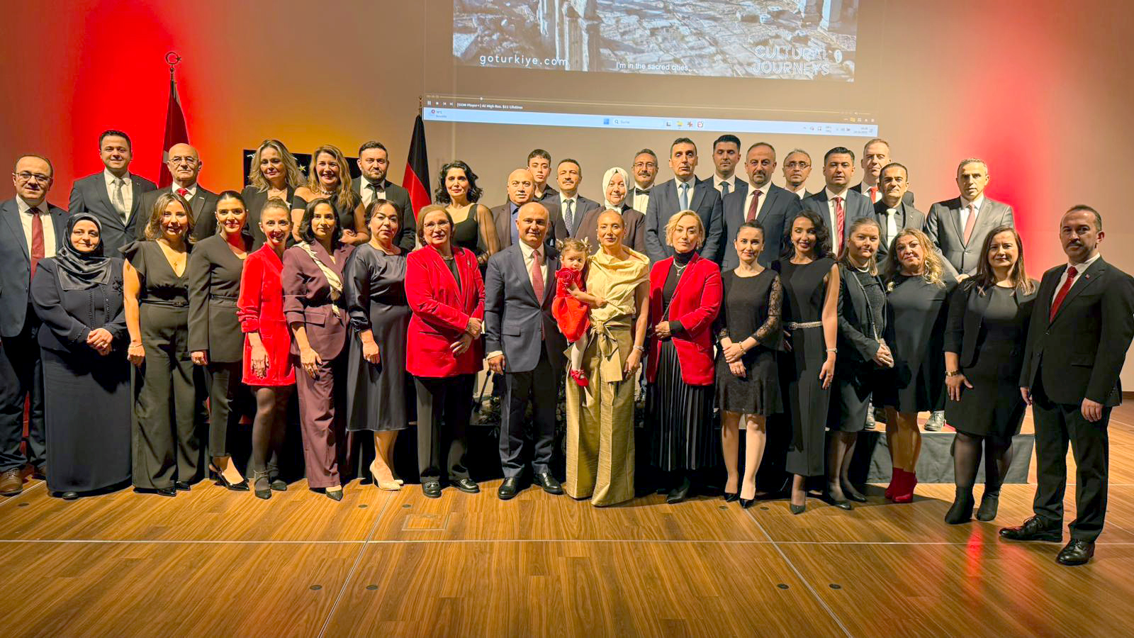 Essen Başkonsolosluğu’ndan Cumhuriyetin 102. yılına görkemli kutlama