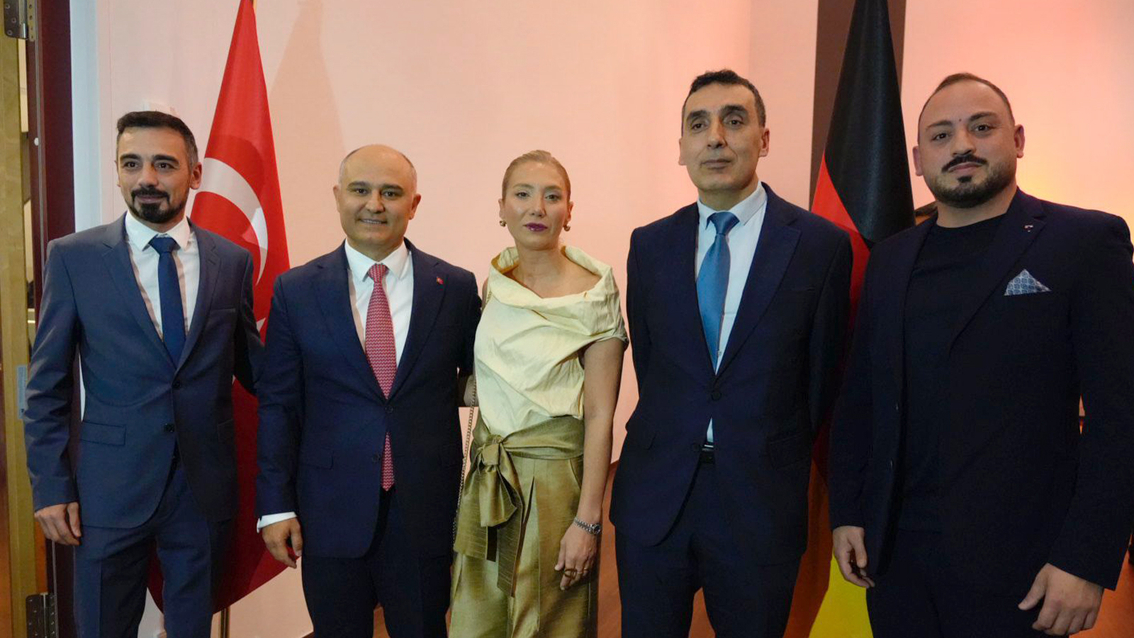 Essen Başkonsolosluğu’ndan Cumhuriyetin 102. yılına görkemli kutlama