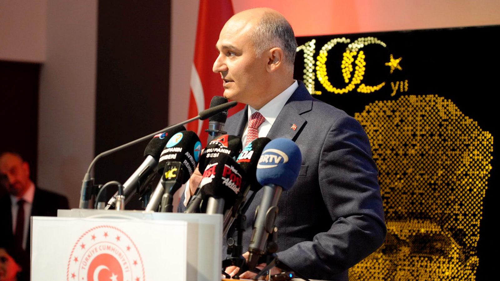 Essen Başkonsolosluğu’ndan Cumhuriyetin 102. yılına görkemli kutlama