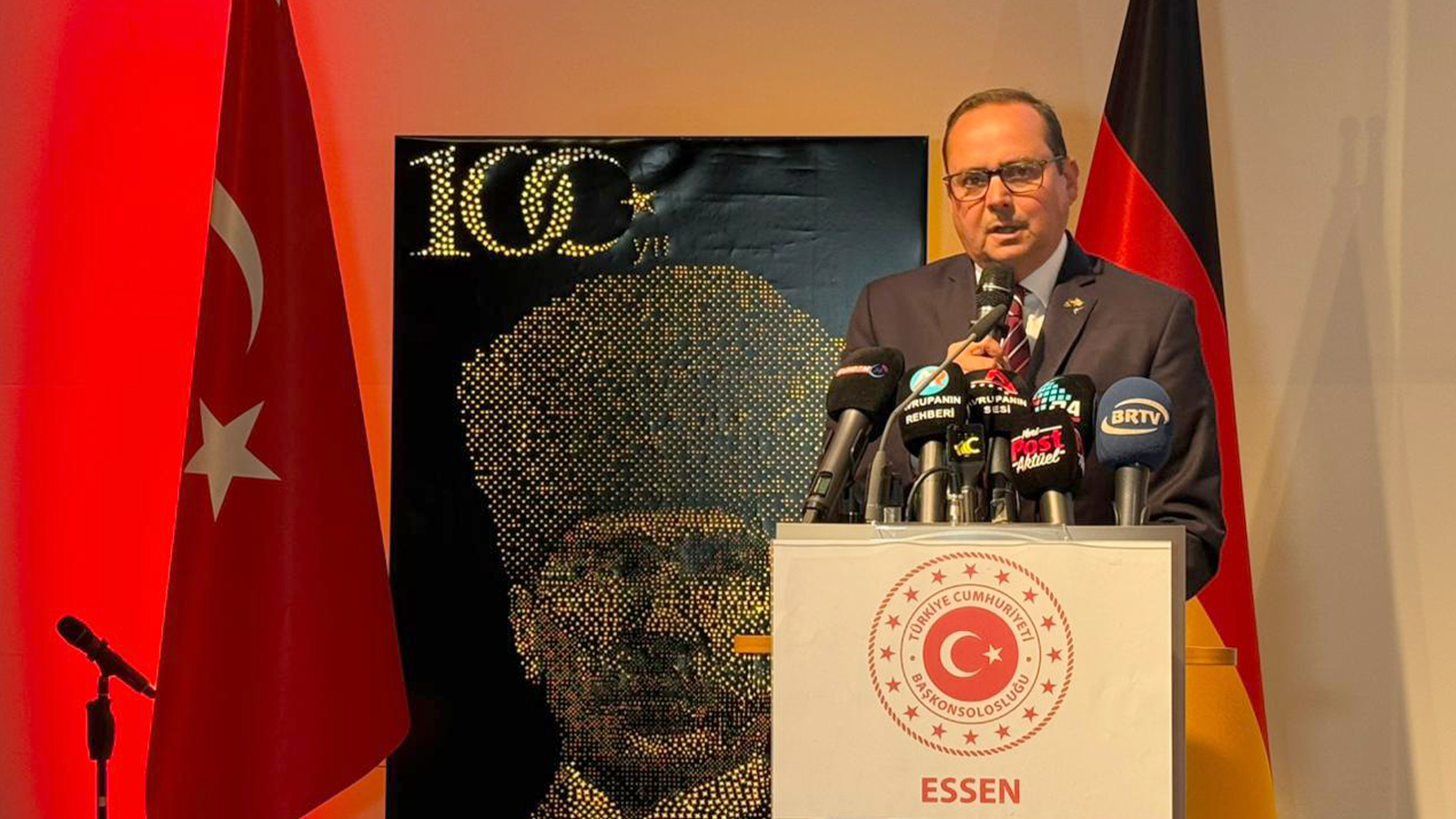 Essen Başkonsolosluğu’ndan Cumhuriyetin 102. yılına görkemli kutlama