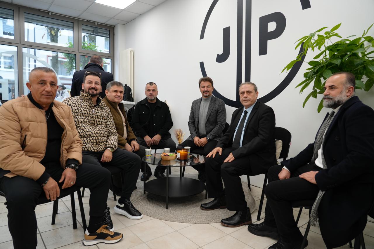 JP Fahrschule 15. şubesini Dortmund’da dualarla açtı