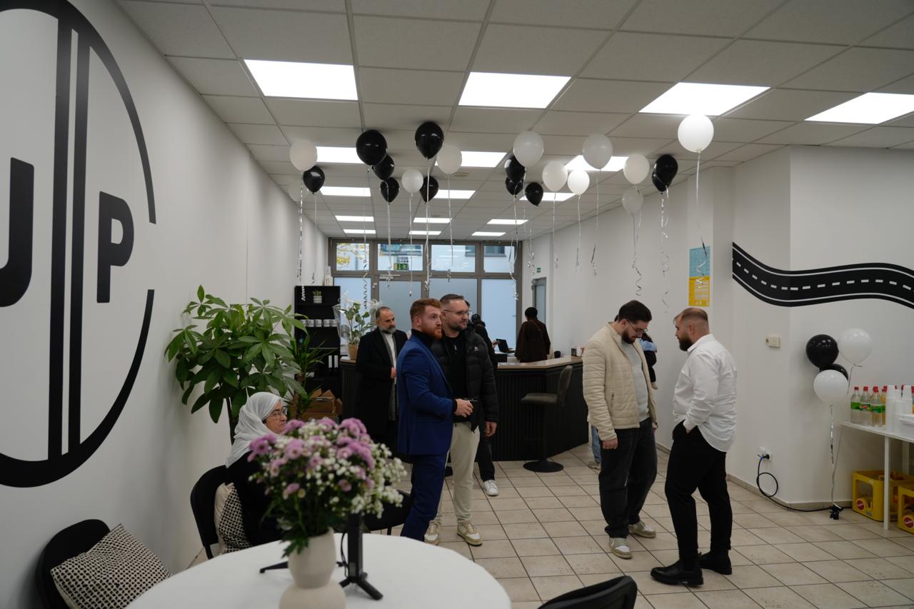 JP Fahrschule 15. şubesini Dortmund’da dualarla açtı