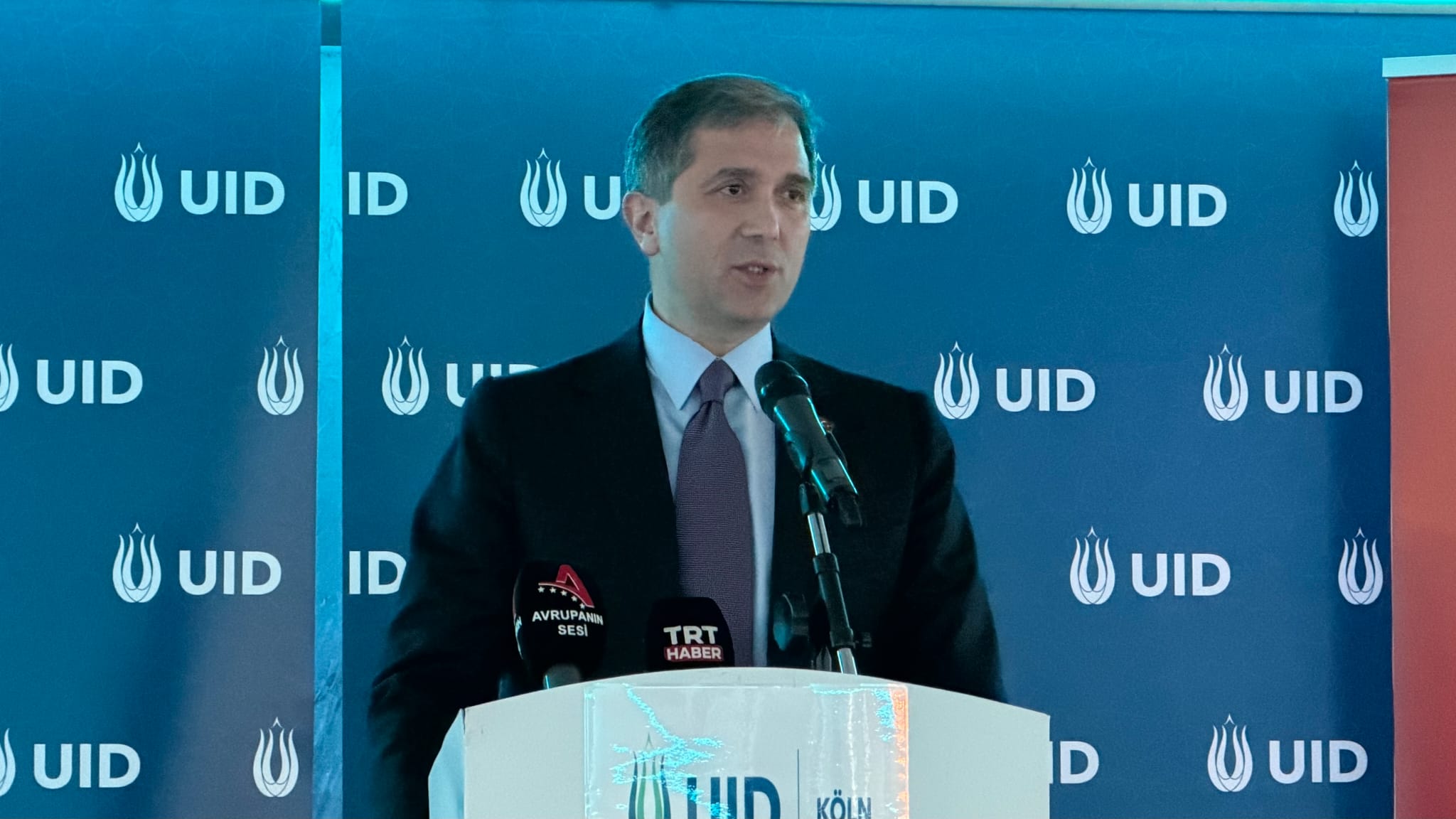 AK Parti Genel Başkanvekili Ala ve Genel Başkan Yardımcısı Sırakaya UID Halk Buluşması’nda Avrupa Türklerine seslendi