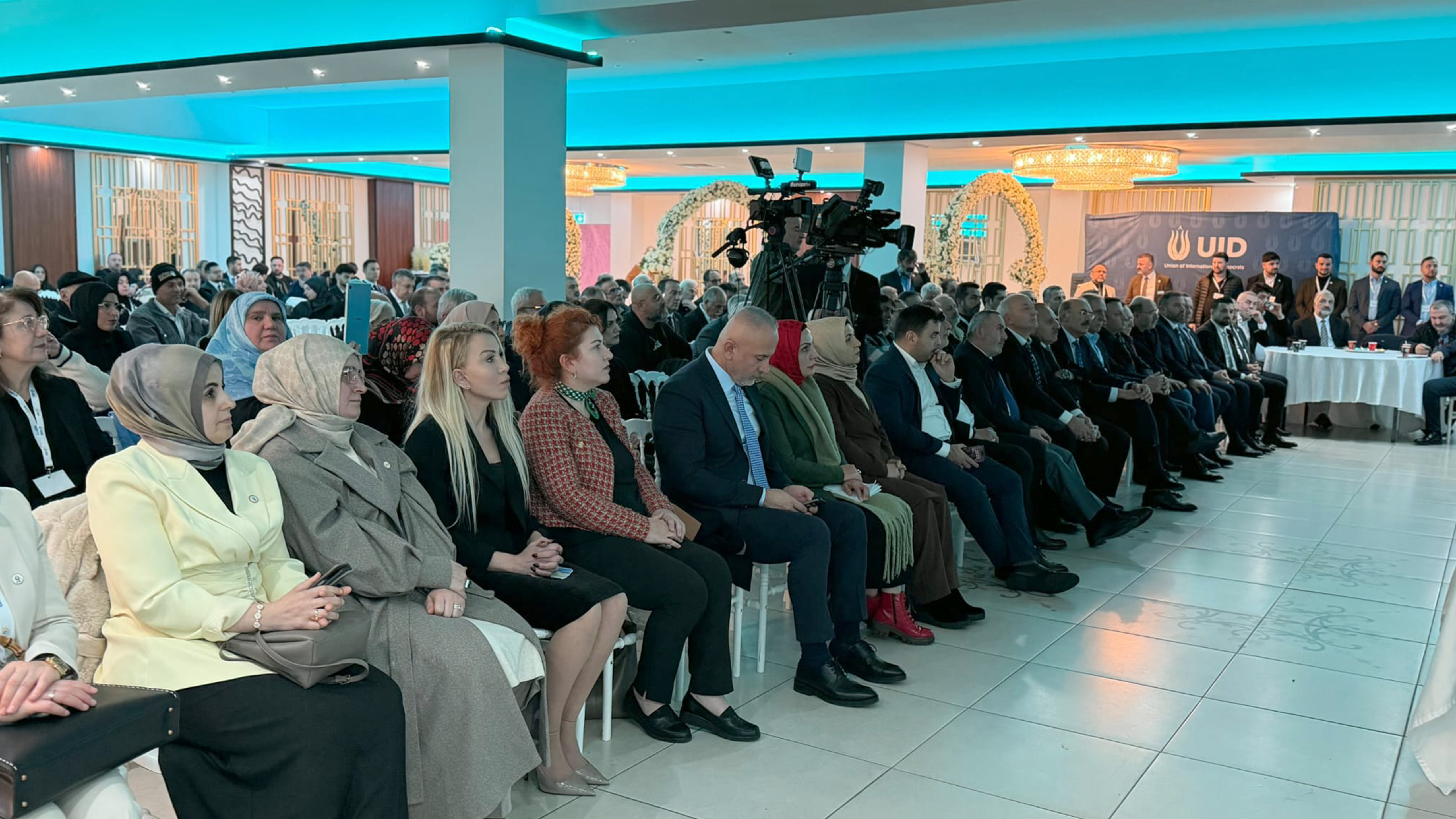 AK Parti Genel Başkanvekili Ala ve Genel Başkan Yardımcısı Sırakaya UID Halk Buluşması’nda Avrupa Türklerine seslendi