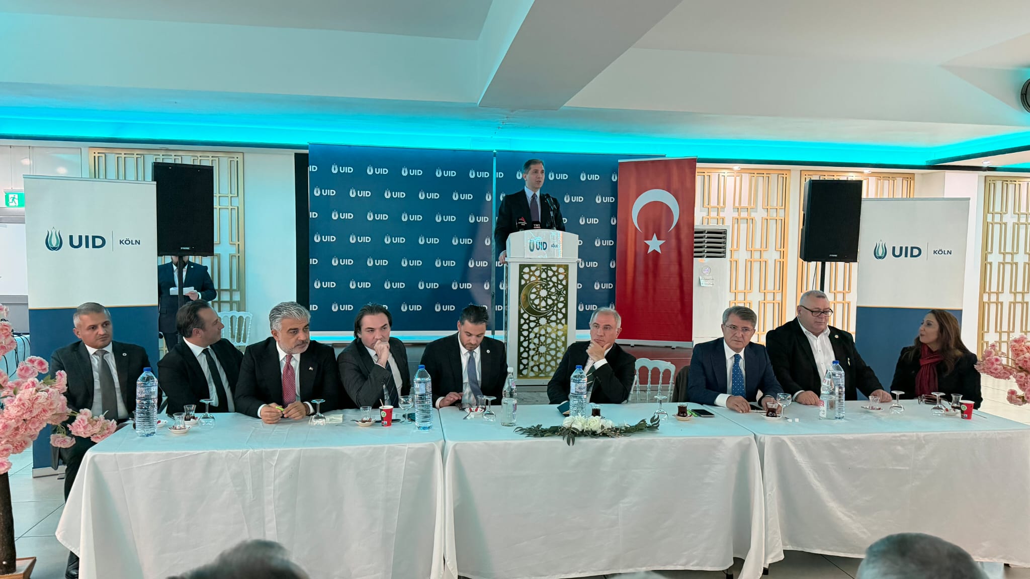 AK Parti Genel Başkanvekili Ala ve Genel Başkan Yardımcısı Sırakaya UID Halk Buluşması’nda Avrupa Türklerine seslendi