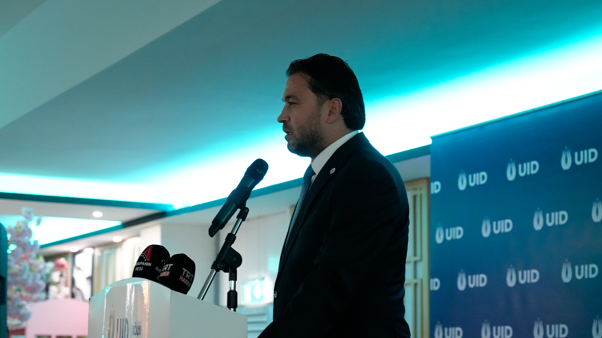 AK Parti Genel Başkanvekili Ala ve Genel Başkan Yardımcısı Sırakaya UID Halk Buluşması’nda Avrupa Türklerine seslendi