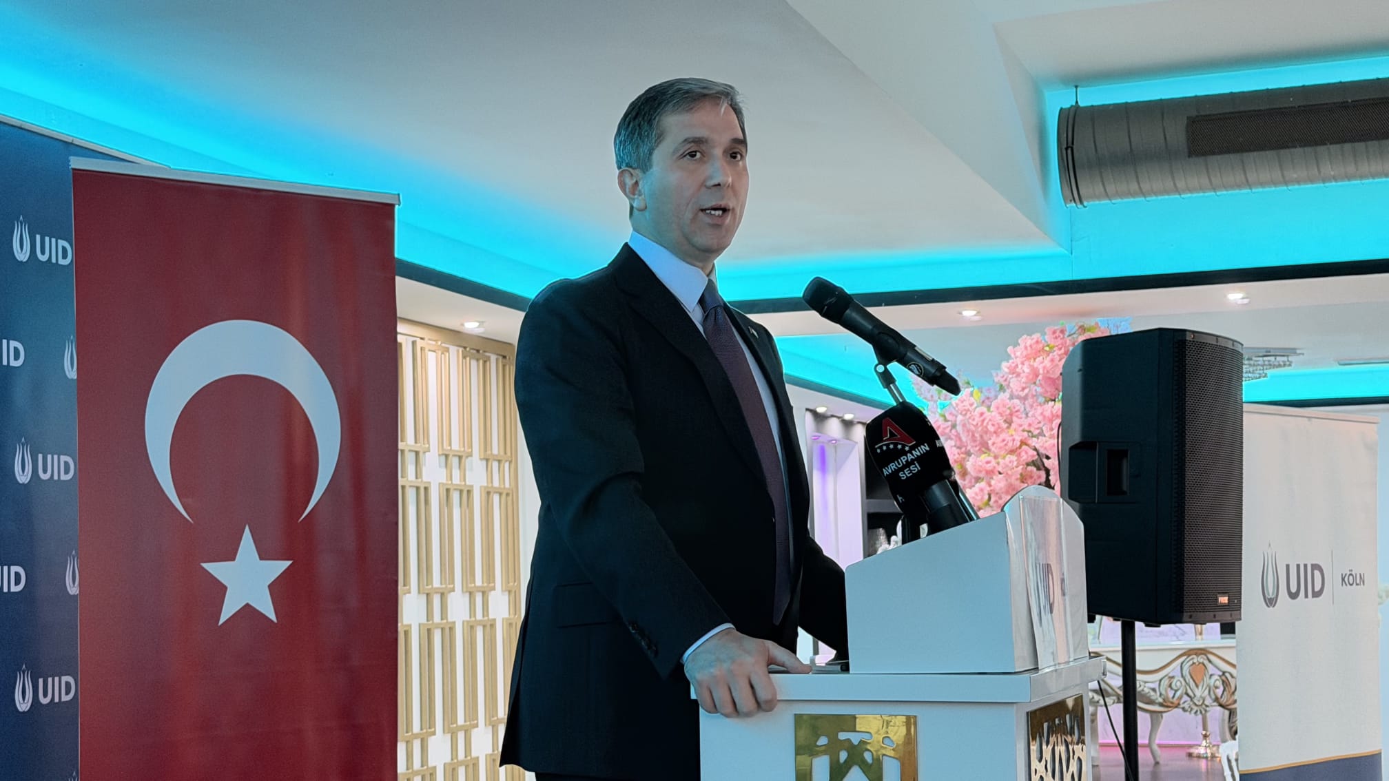 AK Parti Genel Başkanvekili Ala ve Genel Başkan Yardımcısı Sırakaya UID Halk Buluşması’nda Avrupa Türklerine seslendi