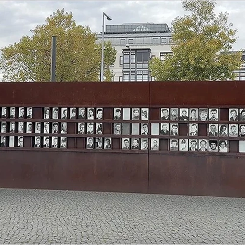 36 Yıl Sonra Bile Unutulmayan Gece: Berlin Duvarı’nın Yıkılışı