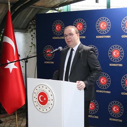 Gümülcine’de Atatürk’e Saygı: 09.05’te Hayat Durdu