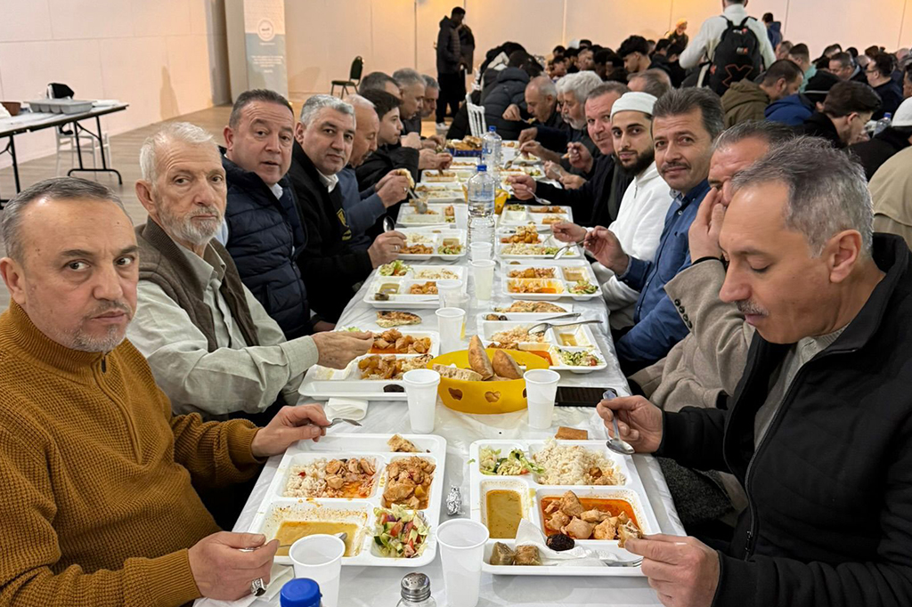 Leverkusen Mimar Sinan Camii’nde Kadir Gecesi coşkusu