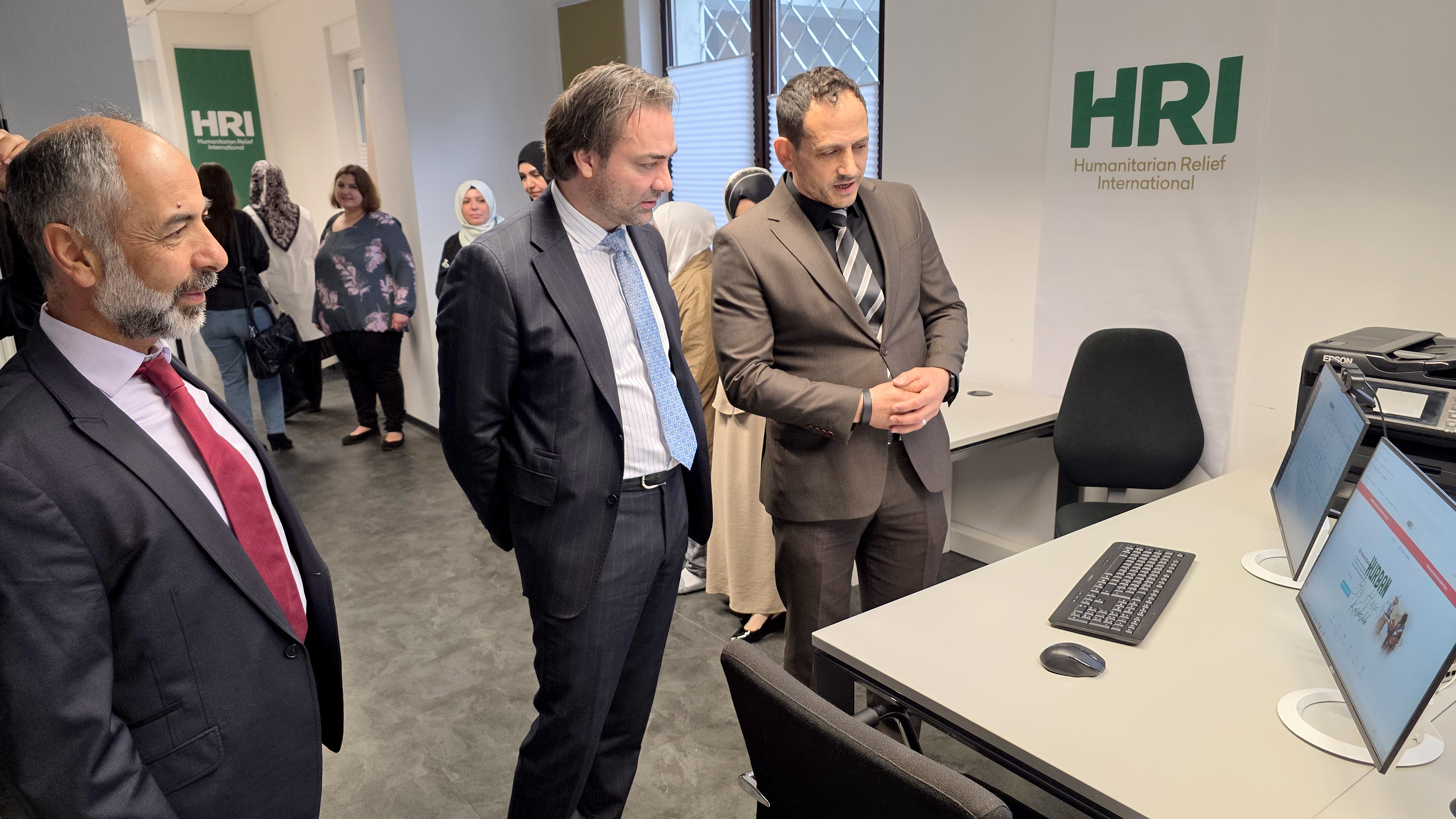 HRI’nin uluslararası yardım çalışmaları Başkonsolos Al’dan tam not aldı