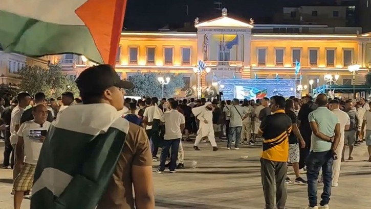 Atina'da Pakistan'ın bağımsızlık kutlaması binlerce kişiyi bir araya getirdi