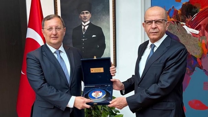 Sahil Güvenlik Komutanı Koramiral Kendir, Berlin Büyükelçiliğinde
