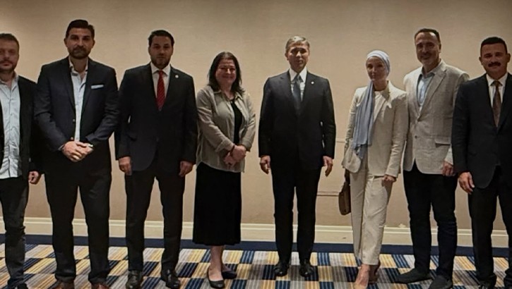 AK Parti ve UID yöneticileri Miami'de Türk vatandaşlarla görüştü