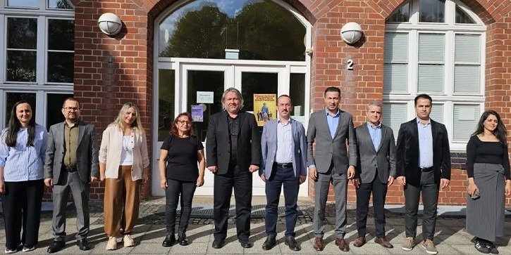 Anadolu Üniversitesi ile Dortmund'daki Türk Eğitim Merkezi arasında iş birliği görüşmeleri