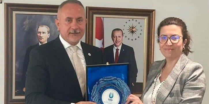 UID yöneticisi Sağanak, Frankfurt Başkonsolosluğu'nda